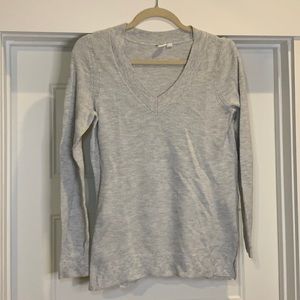 Gap light weight v-neck sweater